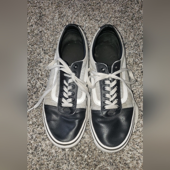 Vans| Leather and Canvas with Retro Style - Picture 1 of 7